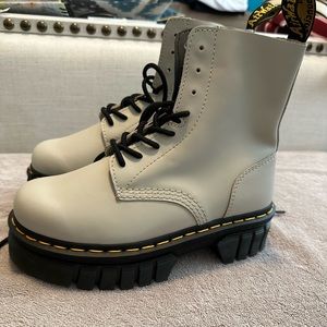 Dr martens boot 💛